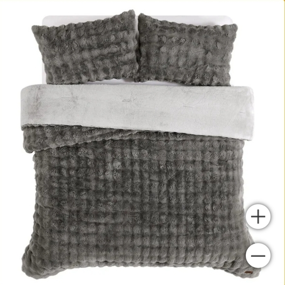 (5)Frye faux-fur comforter set - Picture 4 of 7